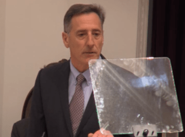 Hey, who switched the teleprompter to Español?